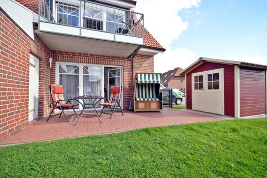 Außenansicht mit Terrasse