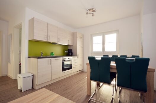 Küche mit Essbereich