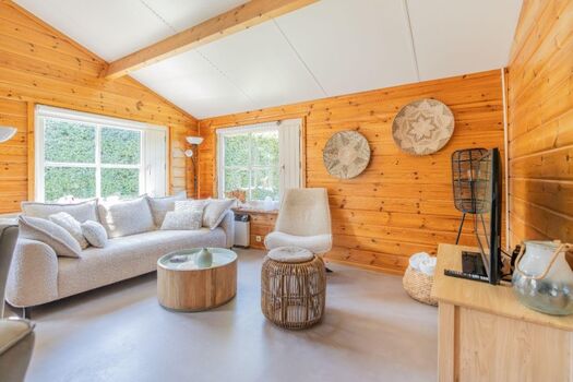 Das sehr geschmackvoll eingerichtete Wohnzimmer