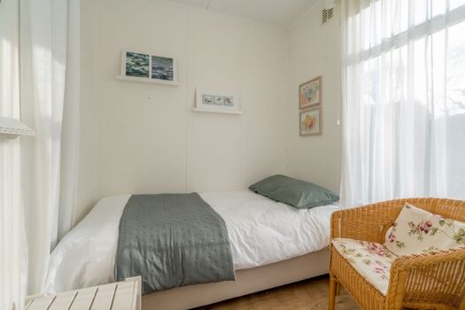 Schlafzimmer 1 mit Einzelbett