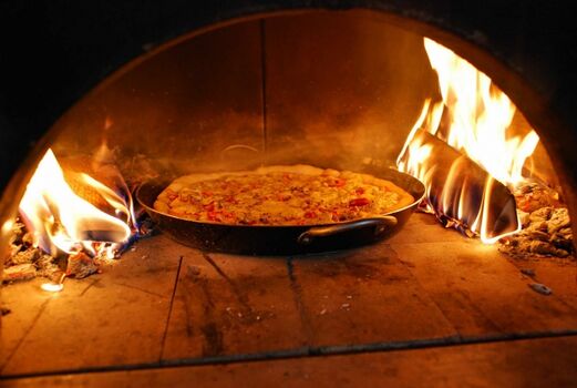 Pizzabackofen im Wintergarten