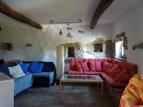 Wohnzimmer im 2. Stock, Couch kann ebenfalls ausgezogen werden