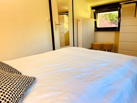 Schlafzimmer 2, Hochebene mit Dachschräge