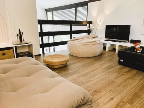 Knuffig! Rückzugsraum Galerie, Hochebene. Das 2. Schlafzimmer grenzt hier an.