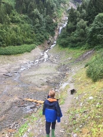 Der Wasserfall direkt vor der Tür, eine tolle Gassirunde
