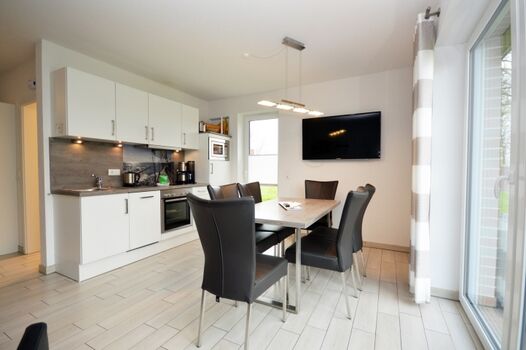 Küche mit Essbereich