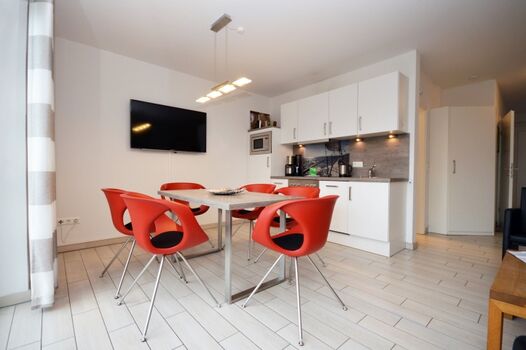 Küche mit Essbereich