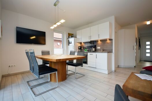 Küche mit Essbereich