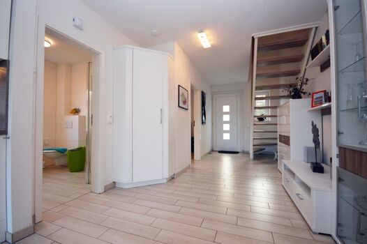 Eingangsbereich mit Treppenaufgang