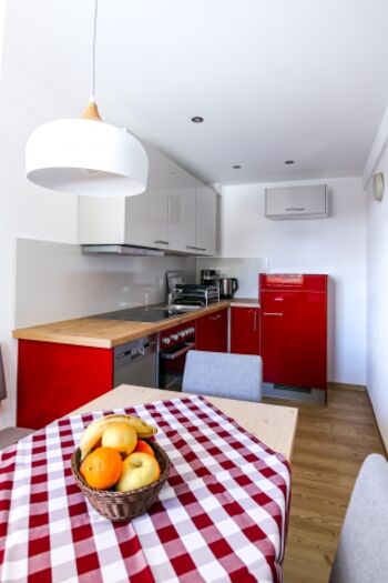 Gemütliche kleine Küche