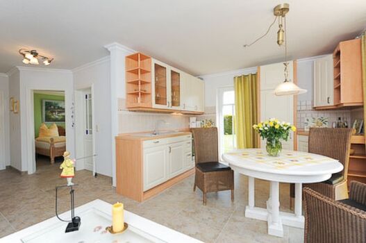 Küche mit Essbereich