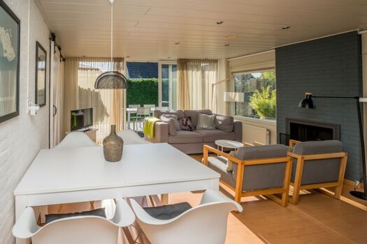 Das neu eingerichtete, helle Wohnzimmer