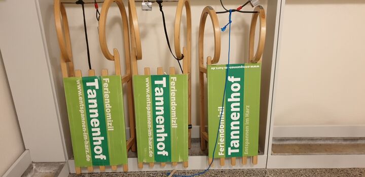 Ein Schlitten pro Wohnung gehört dazu