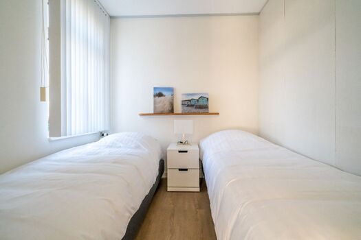 Schlafzimmer 2 mit 2  Einzelboxspringbetten