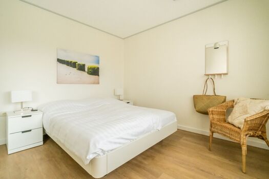 Hauptschlafzimmer mit Doppelbett