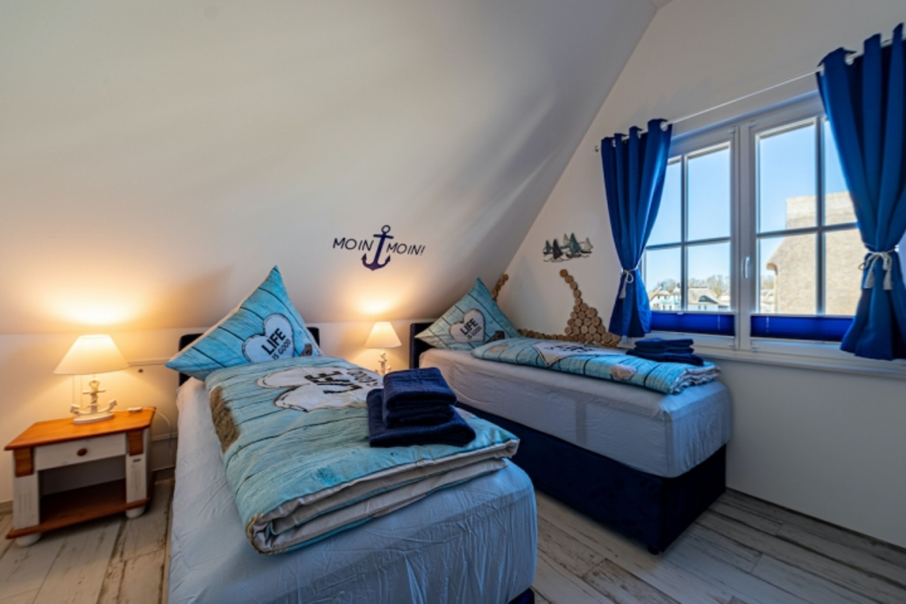 Schlafzimmer 2 mit 2 Einzelbetten