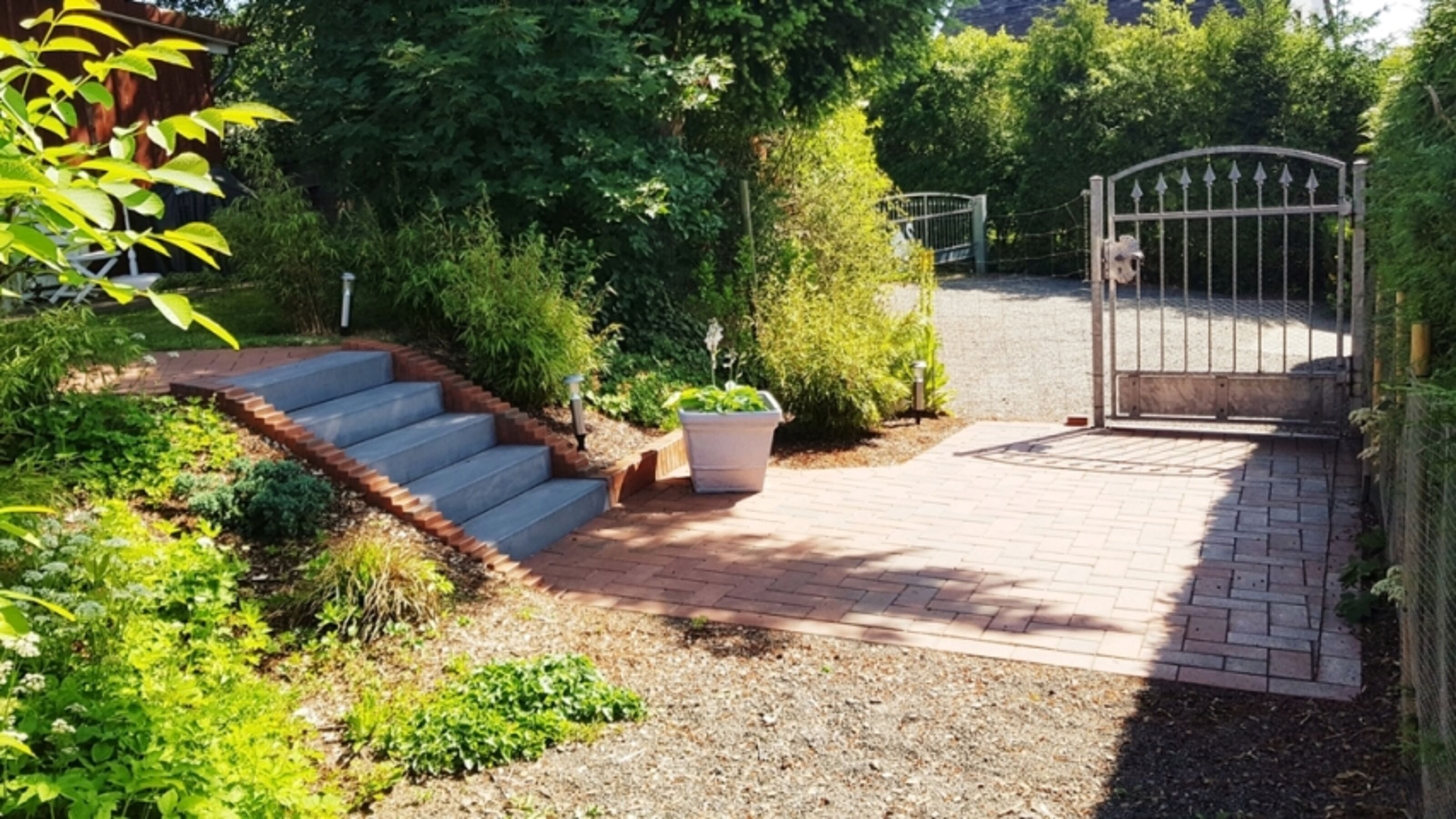 Eigener Parkplatz f. 2 Pkw direkt beim Ferienhaus 