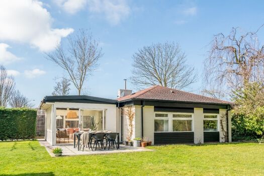 Der Bungalow mit großem Wintergarten