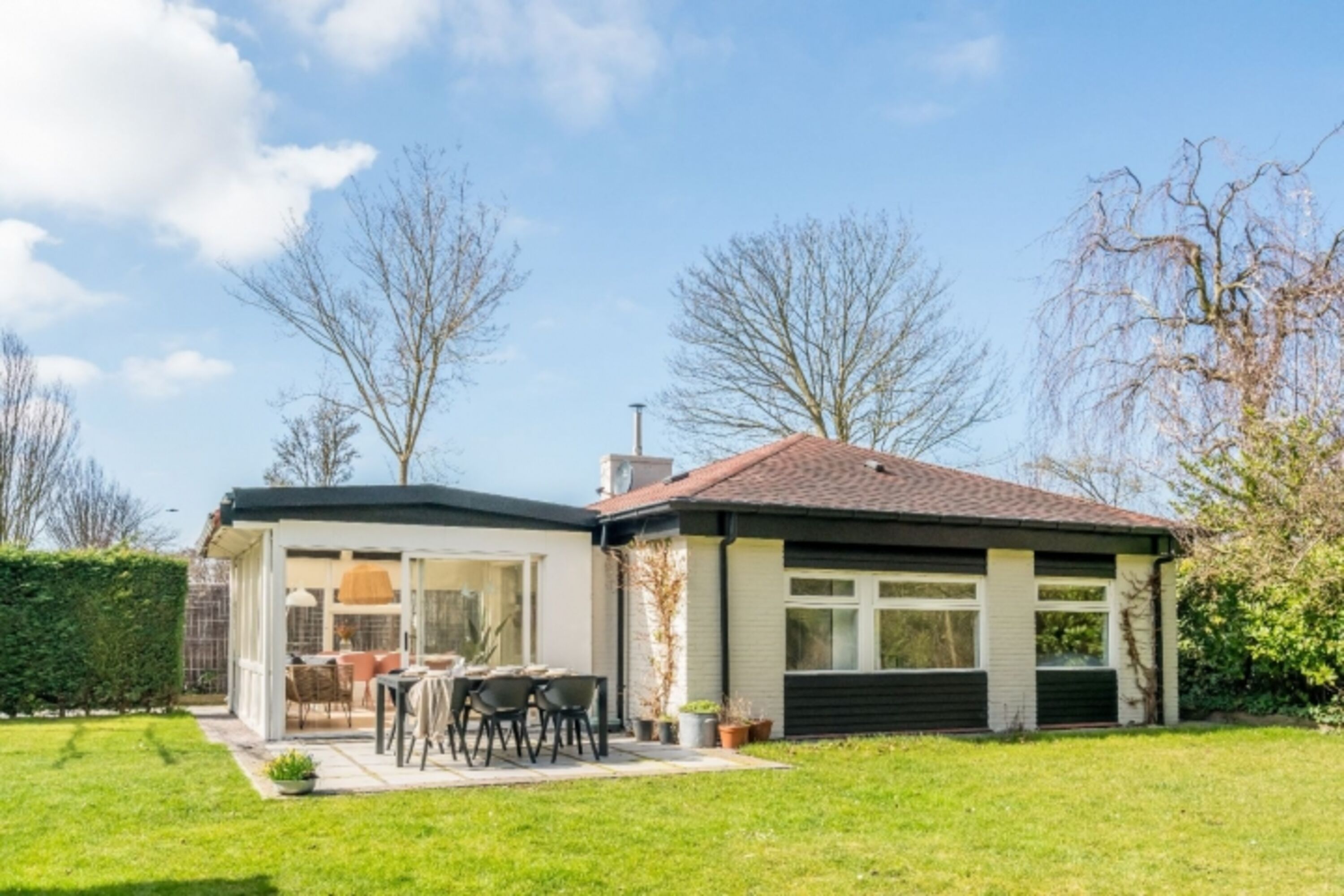 Der Bungalow mit großem Wintergarten