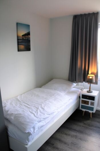 Kinder- und Jugendzimmer mit zwei Einzelbetten