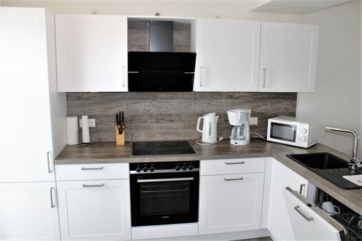 moderne, vollausgestattete Einbauküche