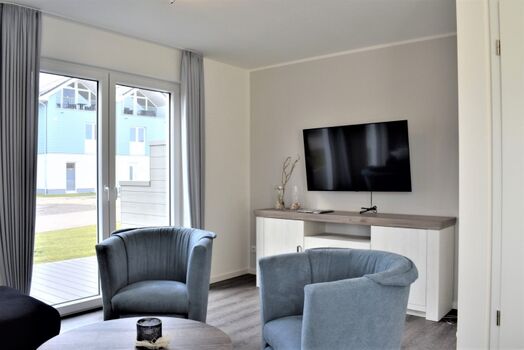 Wohnzimmer mit Fernseher