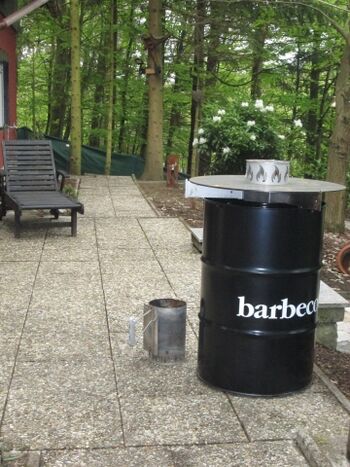 Grillfass mit Liegenbereich