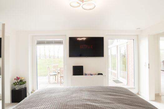 UHD Fernseher im Schlafzimmer