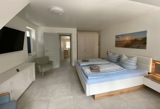 Schlafzimmer im DG mit Doppelbett