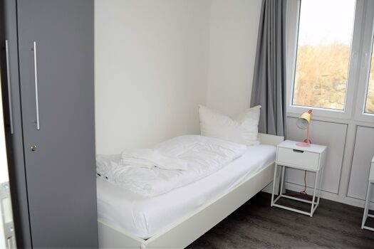 Kinder-/Jugendzimmer 1. OG, eine Seite