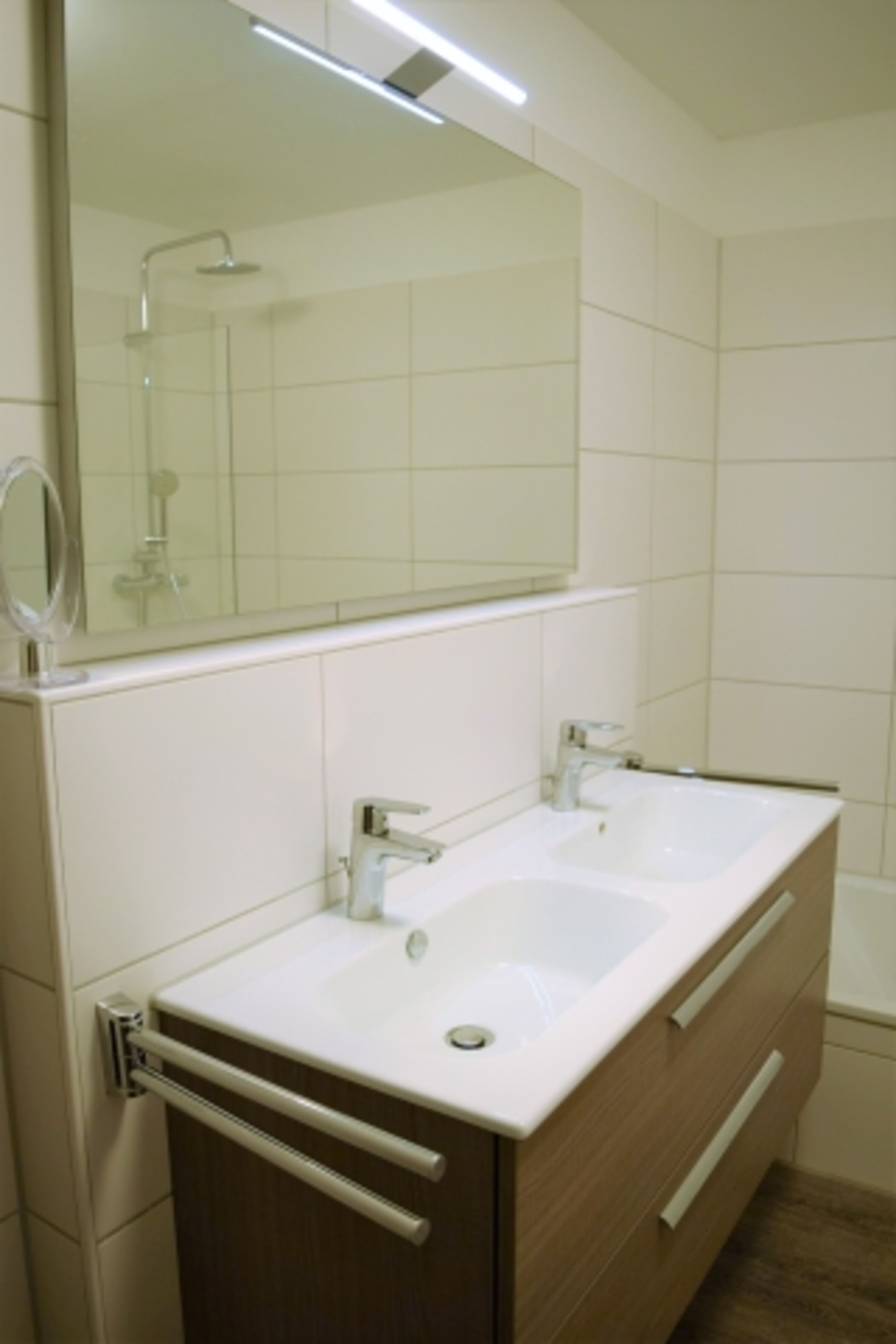 Badezimmer 1. OG, Doppelwaschtisch