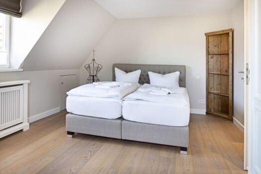 Schlafzimmer eins im 1 OG