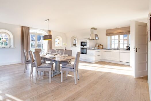 Küche und Essbereich