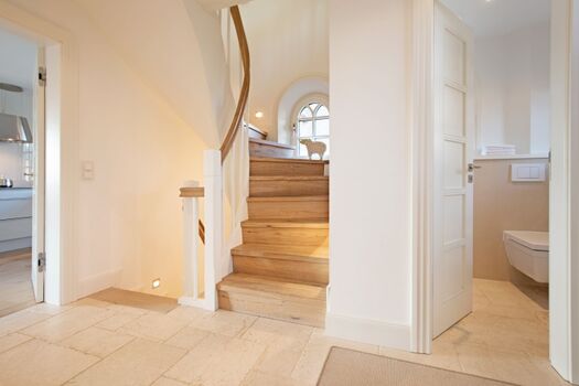 Flur und Gäste-WC im EG