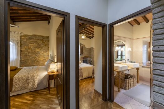 Zimmeransicht mit Bad 