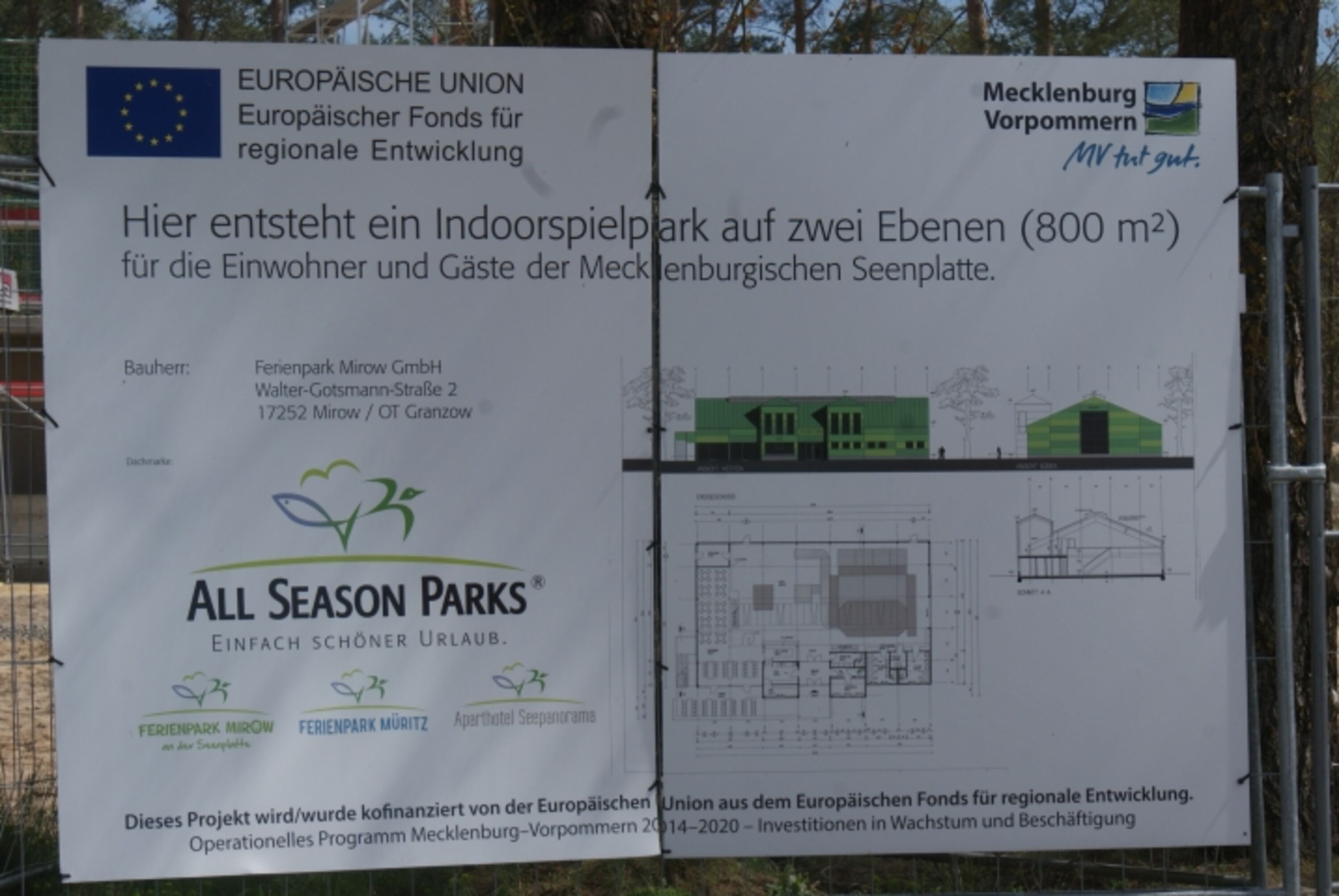 Bau-Info-Tafel - Indoorspielpark