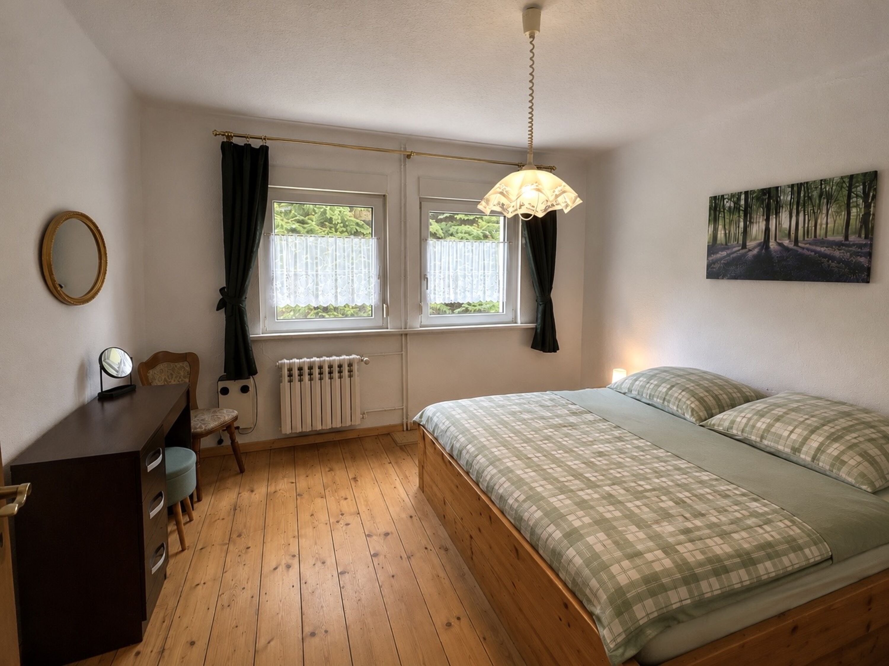 Schlafzimmer 1