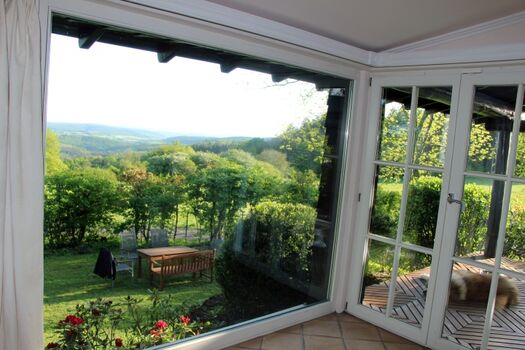 Panoramafenster im Wohnzimmer