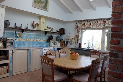 Voll eingerichtete Küche