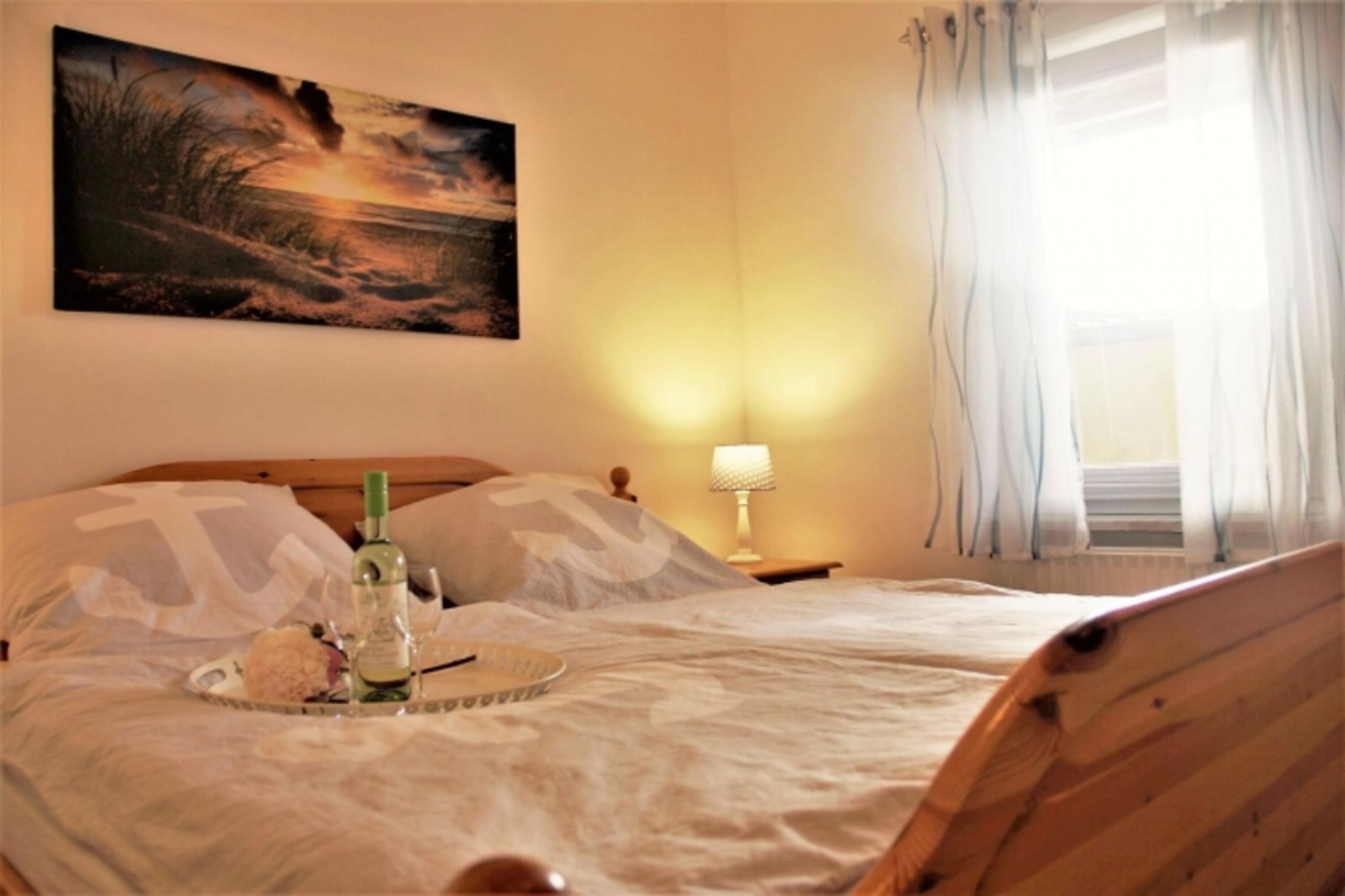 eingerichtetes Schlafzimmer