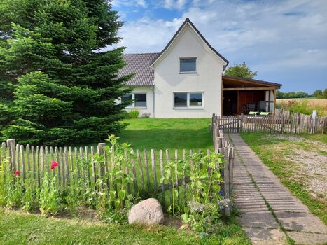 Ferienhausansicht von der Straße