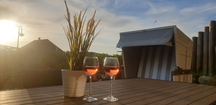 Terrasse mit Strandkorb