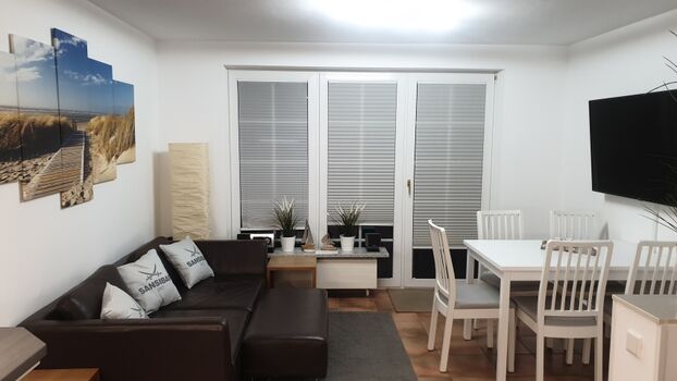 Wohnzimmer mit Essbereich