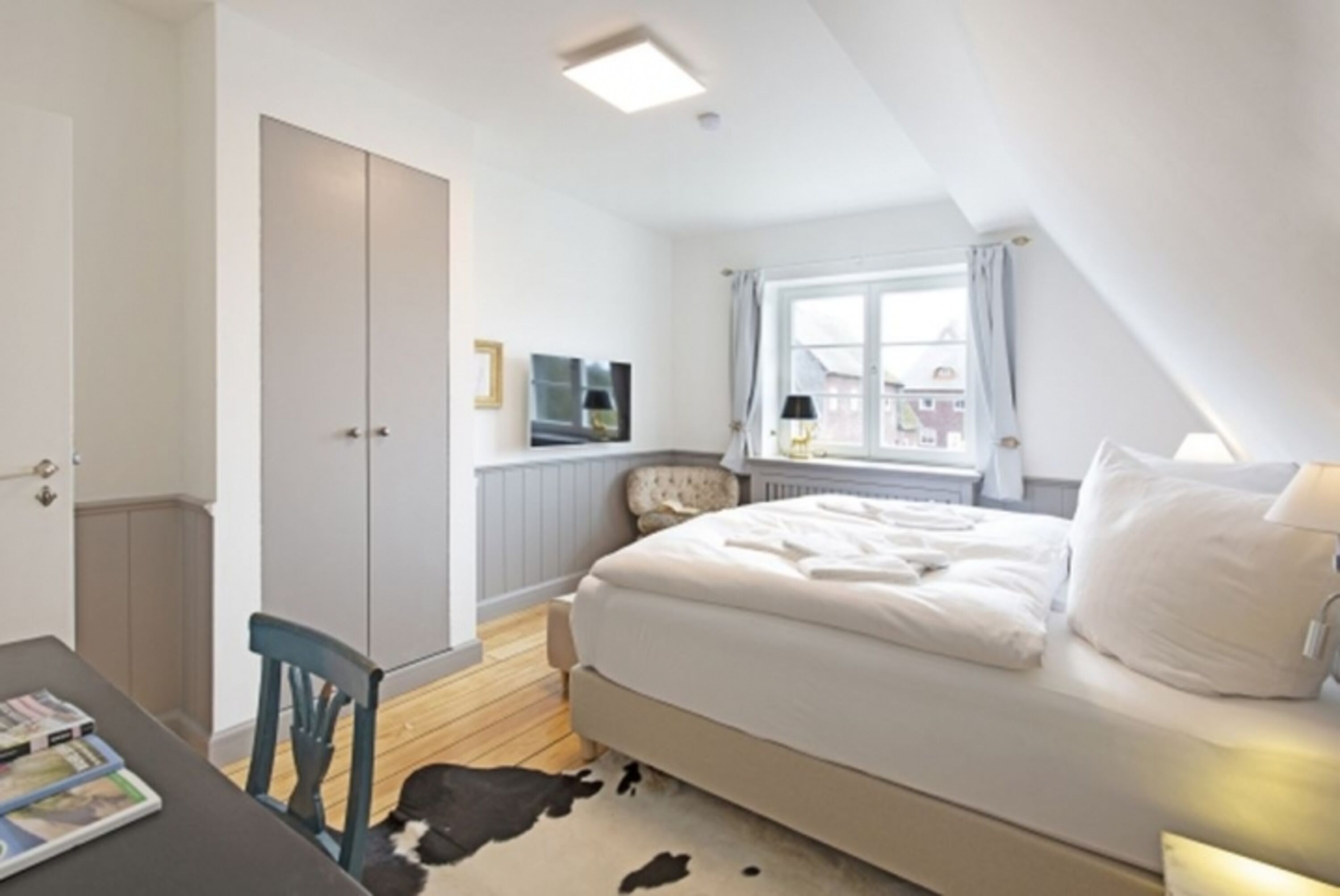 Schlafzimmer 1