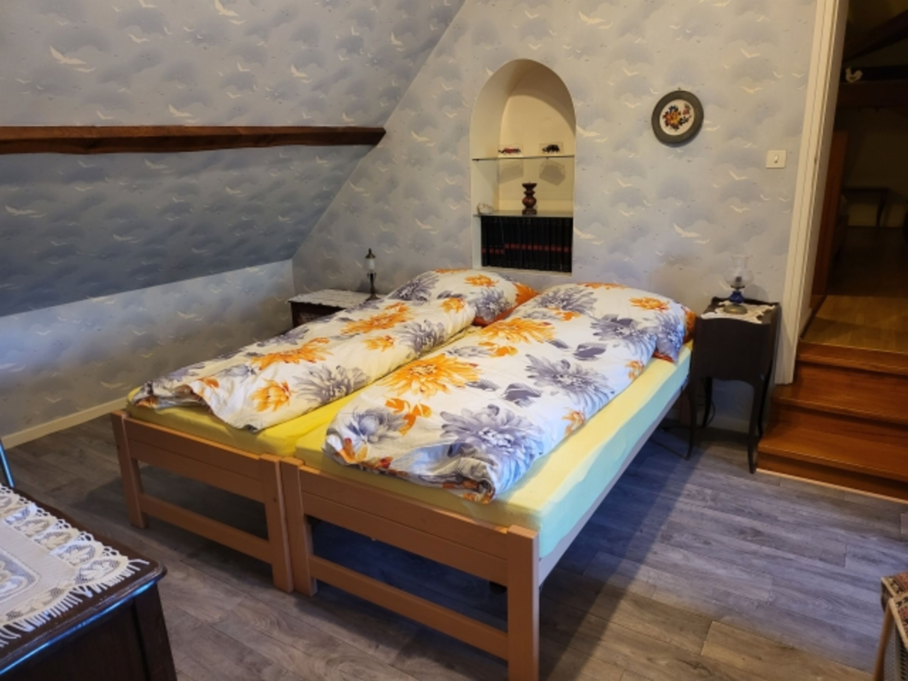 Zimmer 4, 1 Doppelbett 180x200cm und 1 Bett 140x190cm