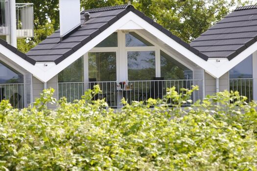 Blick vom Deich auf die Loggia