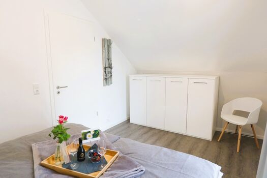 Schrank Schlafzimmer DG
