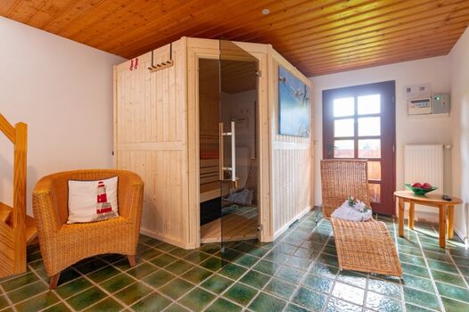 großer Wellnessbereich mit Sauna
