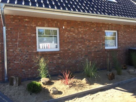 Vorgarten und Terrassenbeet im Beachstyle