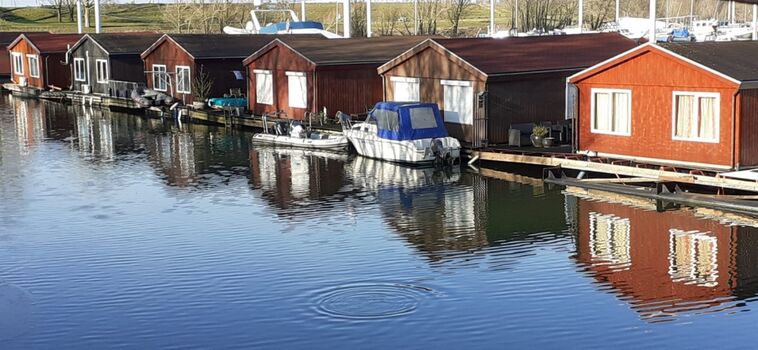 Hausboote im Jachthafen De Bijland